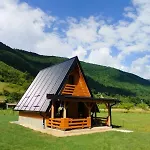 Freedom In Forest Tatil Evi